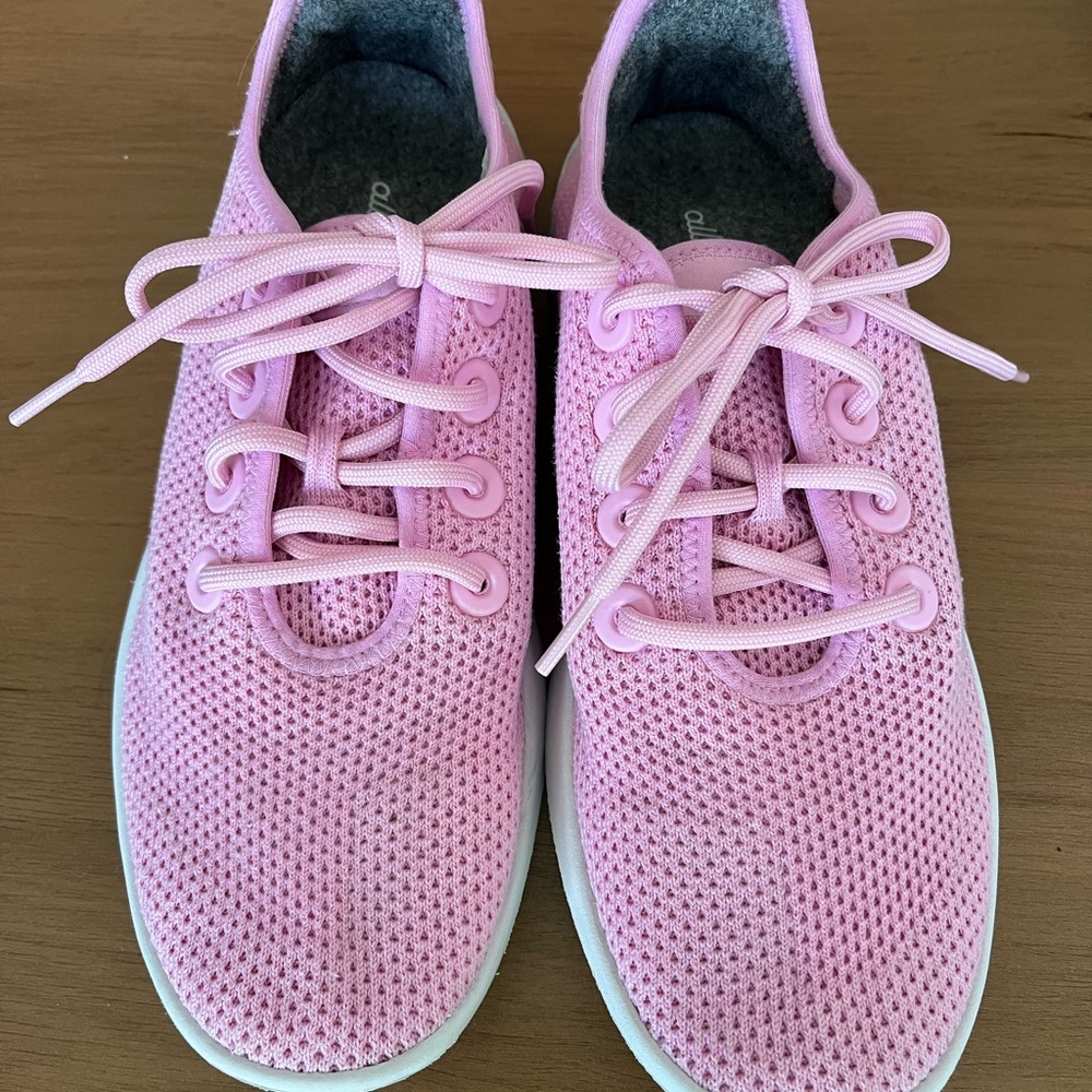 Pink Low-Top Sneakers with Breathable Mesh and White Soles